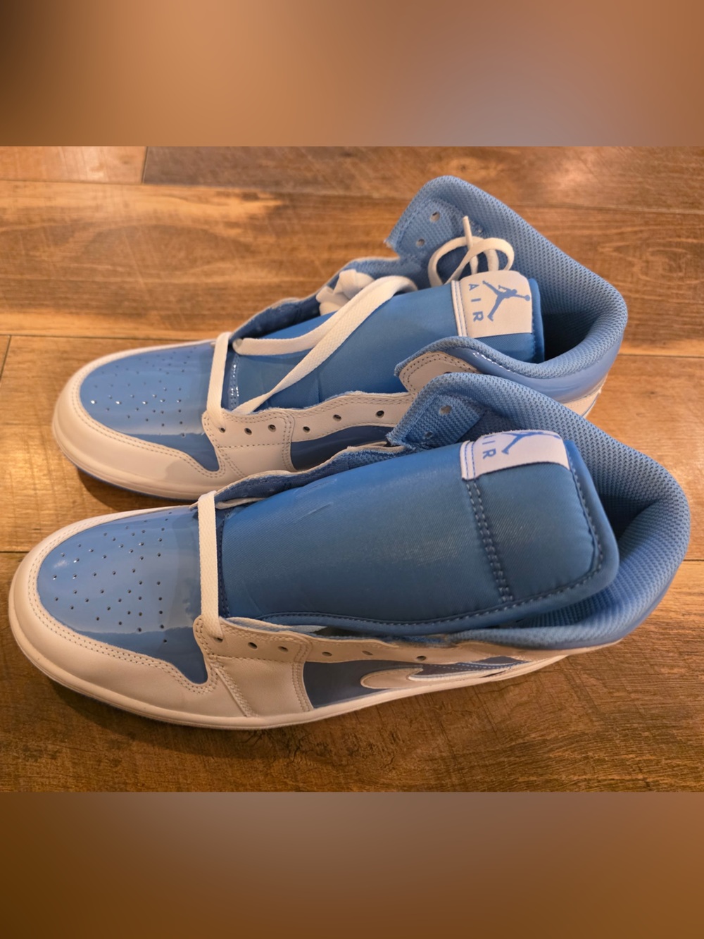 Air Jordan 1 Mid SE "Legend Blue"